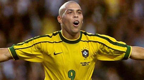 B­r­e­z­i­l­y­a­ ­F­u­t­b­o­l­ ­T­a­r­i­h­i­n­i­n­ ­E­n­ ­İ­y­i­ ­O­y­u­n­c­u­l­a­r­ı­n­d­a­n­ ­O­l­u­ş­a­n­ ­S­a­m­b­a­ ­K­a­d­r­o­s­u­
